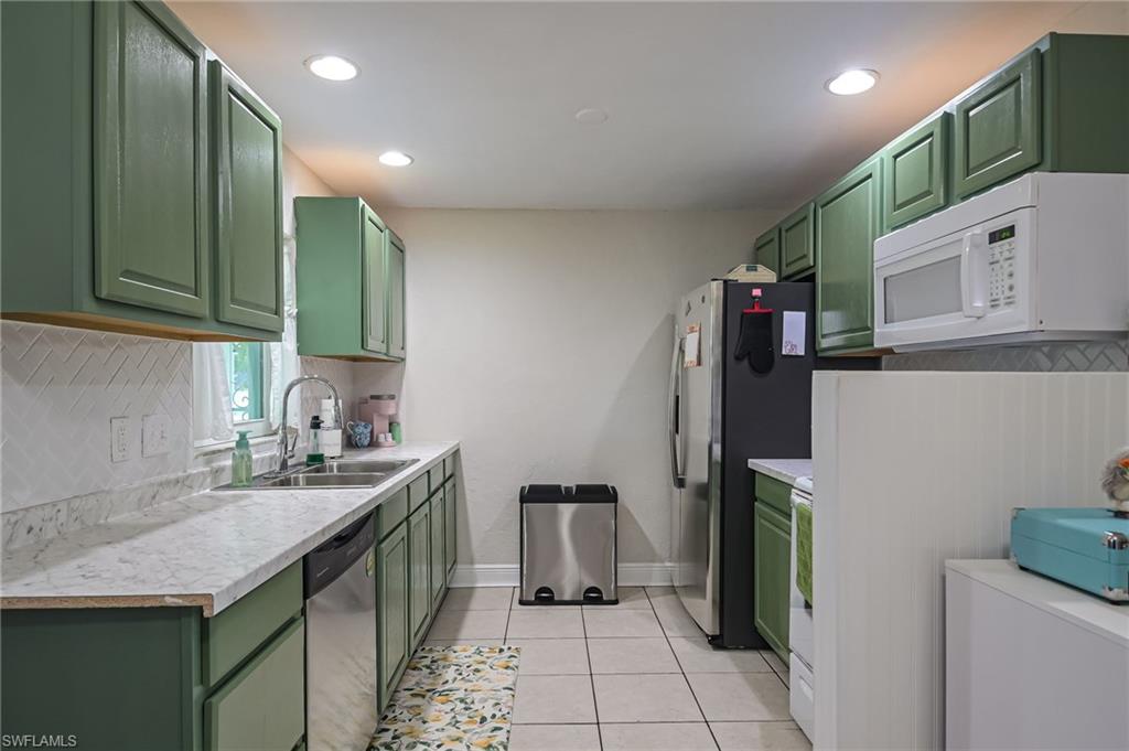 9216 Pineapple Road Fort Myers, FL 33967 - Photo 8 of 29 Gallery Image 8