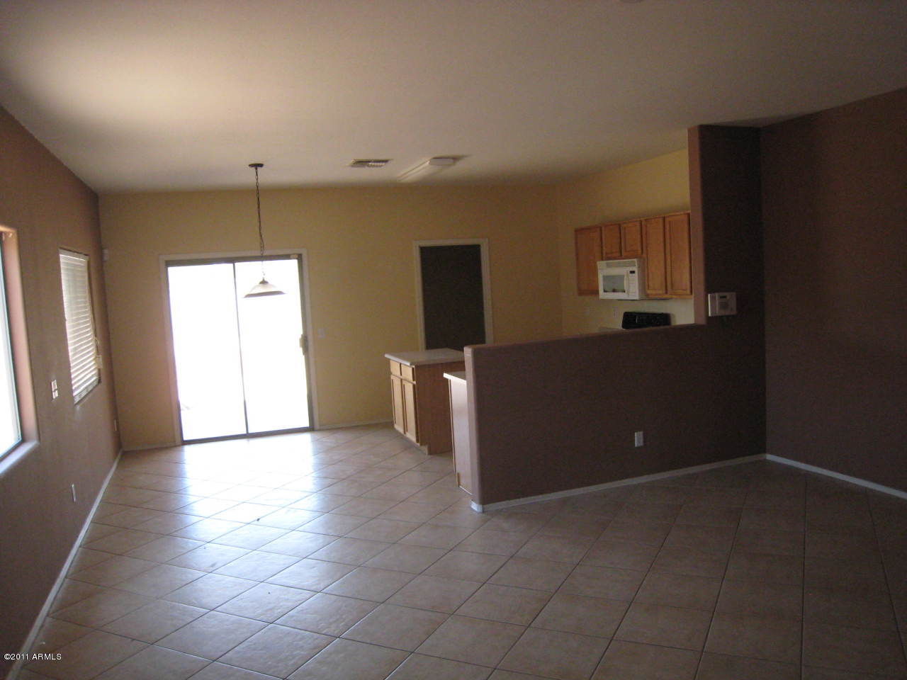 6334 West Riva Road Phoenix, AZ 85043 - Photo 2 of 11 Kitchen and breakfast nook