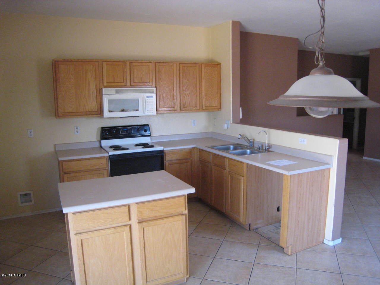 6334 West Riva Road Phoenix, AZ 85043 - Photo 3 of 11 Kitchen