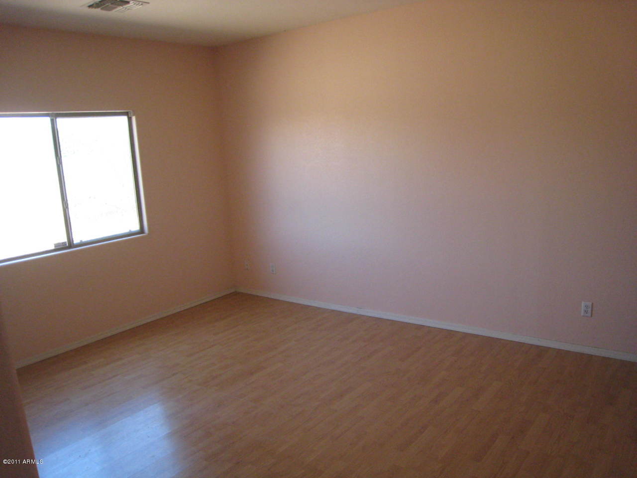 6334 West Riva Road Phoenix, AZ 85043 - Photo 6 of 11 Master bedroom