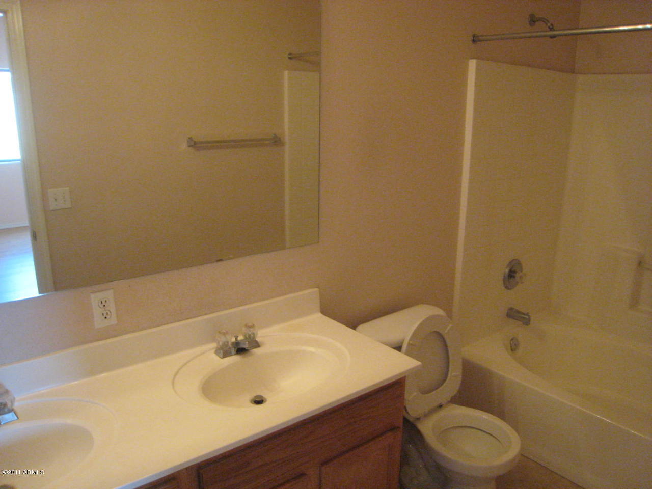 6334 West Riva Road Phoenix, AZ 85043 - Photo 7 of 11 Master bathroom