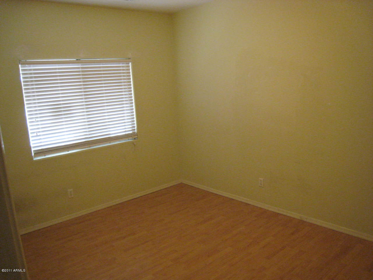 6334 West Riva Road Phoenix, AZ 85043 - Photo 9 of 11 3rd bedroom