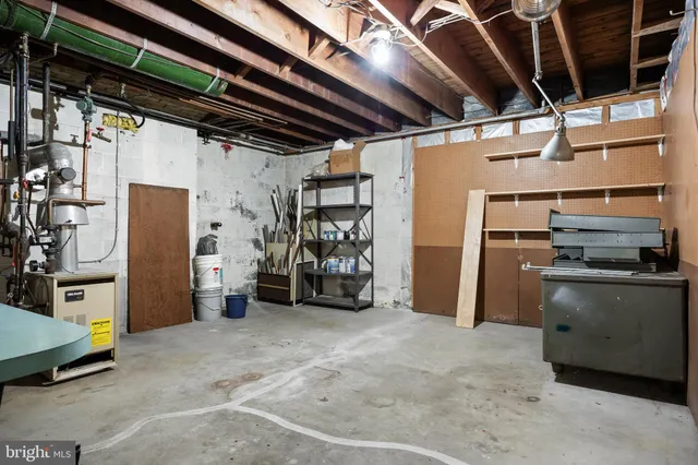 $2,800 | 55 East Evesham Road, Runnemede, NJ 08078