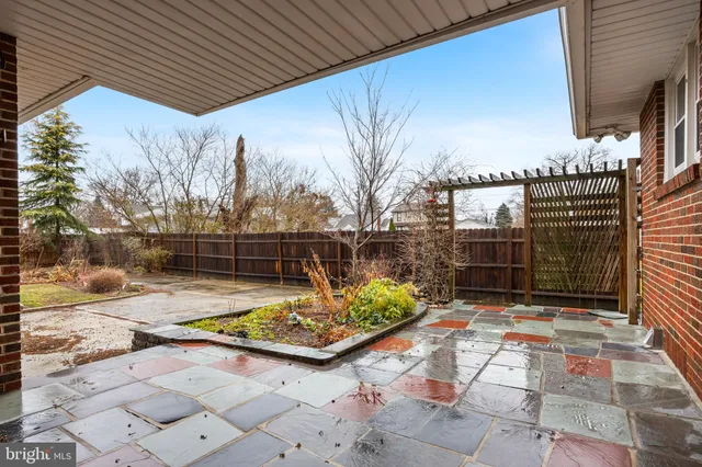 $2,800 | 55 East Evesham Road, Runnemede, NJ 08078