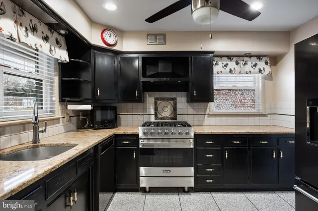 $2,800 | 55 East Evesham Road, Runnemede, NJ 08078