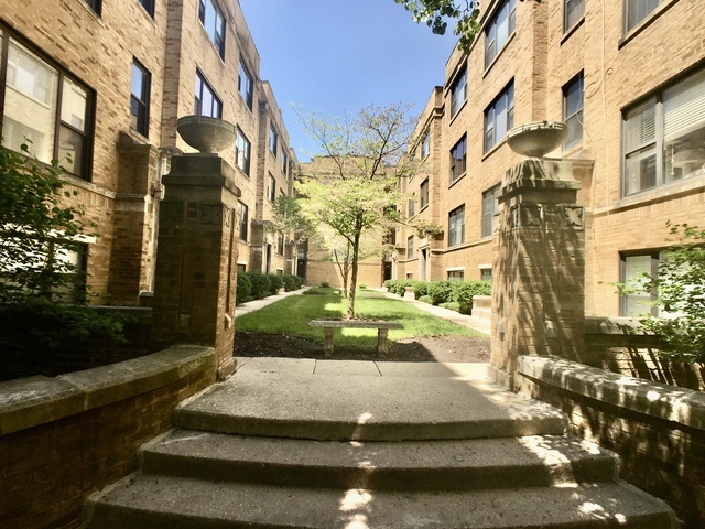 5934 North Paulina Street, Unit 2 Chicago, IL 60660 - Photo 3 of 12 a view of a building