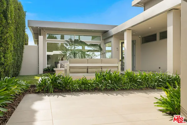 a view of a entryway