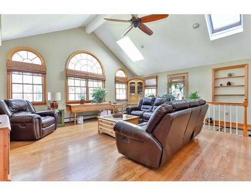 7 Birchcroft Road Canton, MA 02021 - Photo 3 of 28 Gallery Image 3