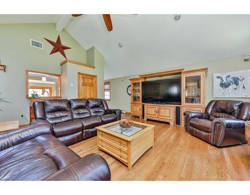 7 Birchcroft Road Canton, MA 02021 - Photo 8 of 28 Gallery Image 8