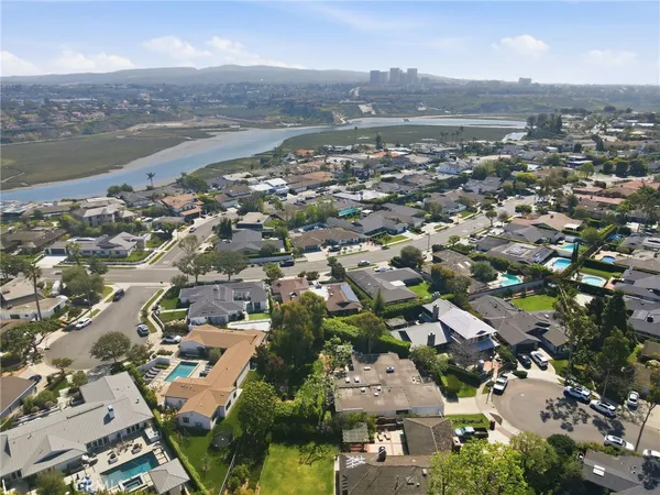 $4,199,999 | 1633 Santiago Drive, Newport Beach, CA 92660