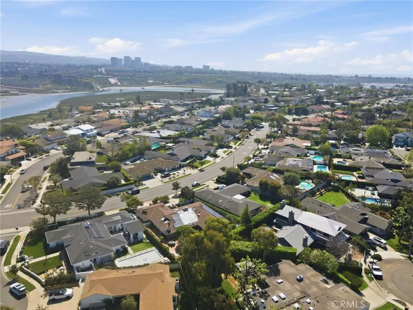 $4,199,999 | 1633 Santiago Drive, Newport Beach, CA 92660