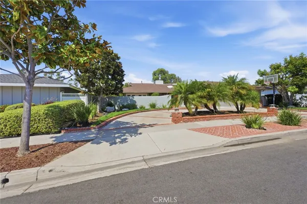 $4,199,999 | 1633 Santiago Drive, Newport Beach, CA 92660