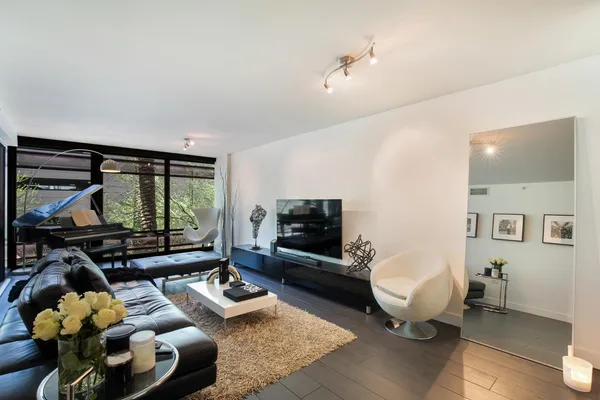 $3,000 | 4808 North 24th Street, Unit 228, Phoenix, AZ 85016