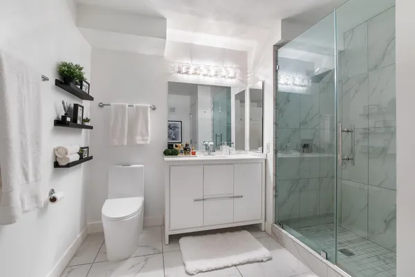 $3,000 | 4808 North 24th Street, Unit 228, Phoenix, AZ 85016