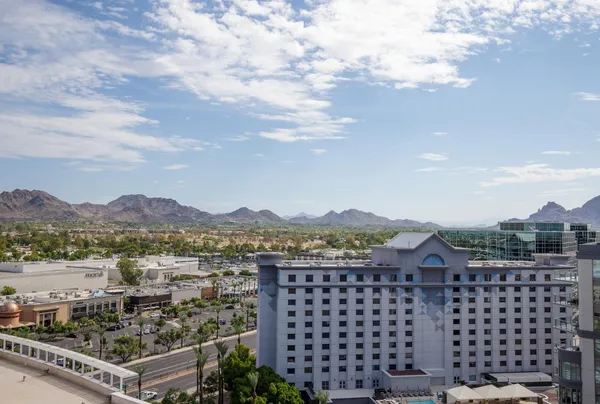 $3,000 | 4808 North 24th Street, Unit 228, Phoenix, AZ 85016