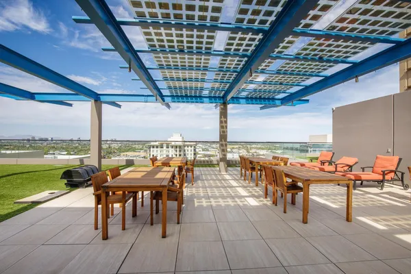 $2,900 | 4808 North 24th Street, Unit 228, Phoenix, AZ 85016