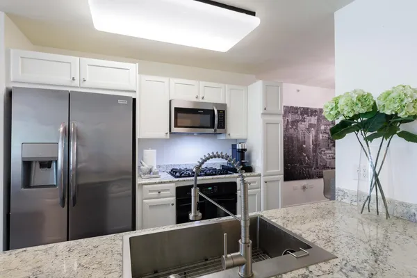 $3,000 | 4808 North 24th Street, Unit 228, Phoenix, AZ 85016