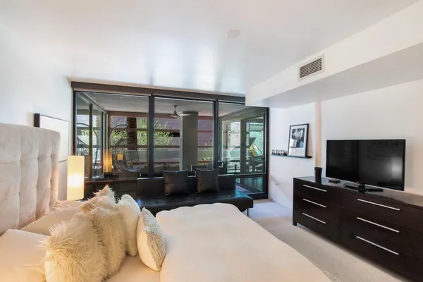 $3,000 | 4808 North 24th Street, Unit 228, Phoenix, AZ 85016