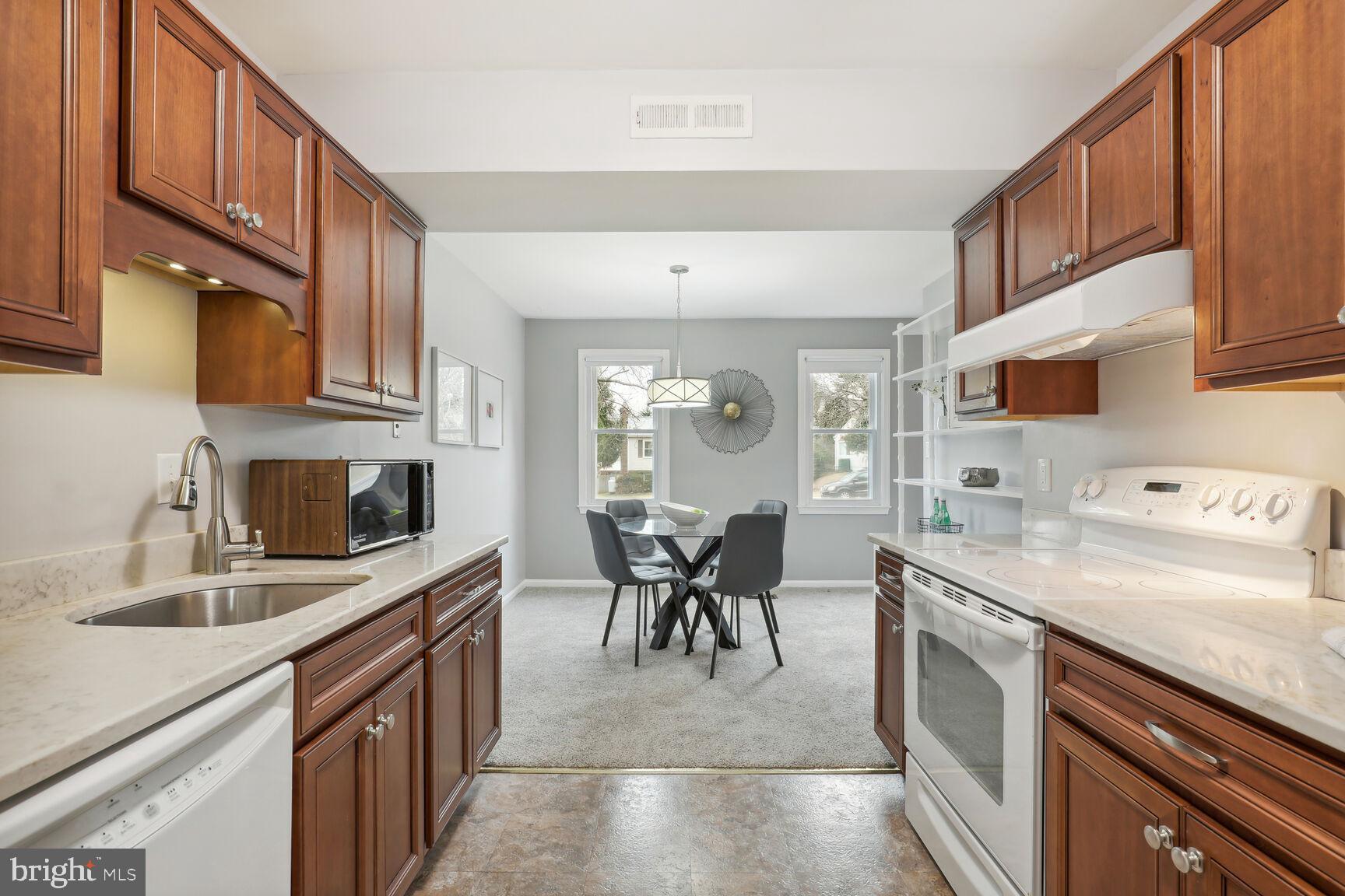 209 Longdraft Road Gaithersburg, MD 20878 - Photo 11 of 48