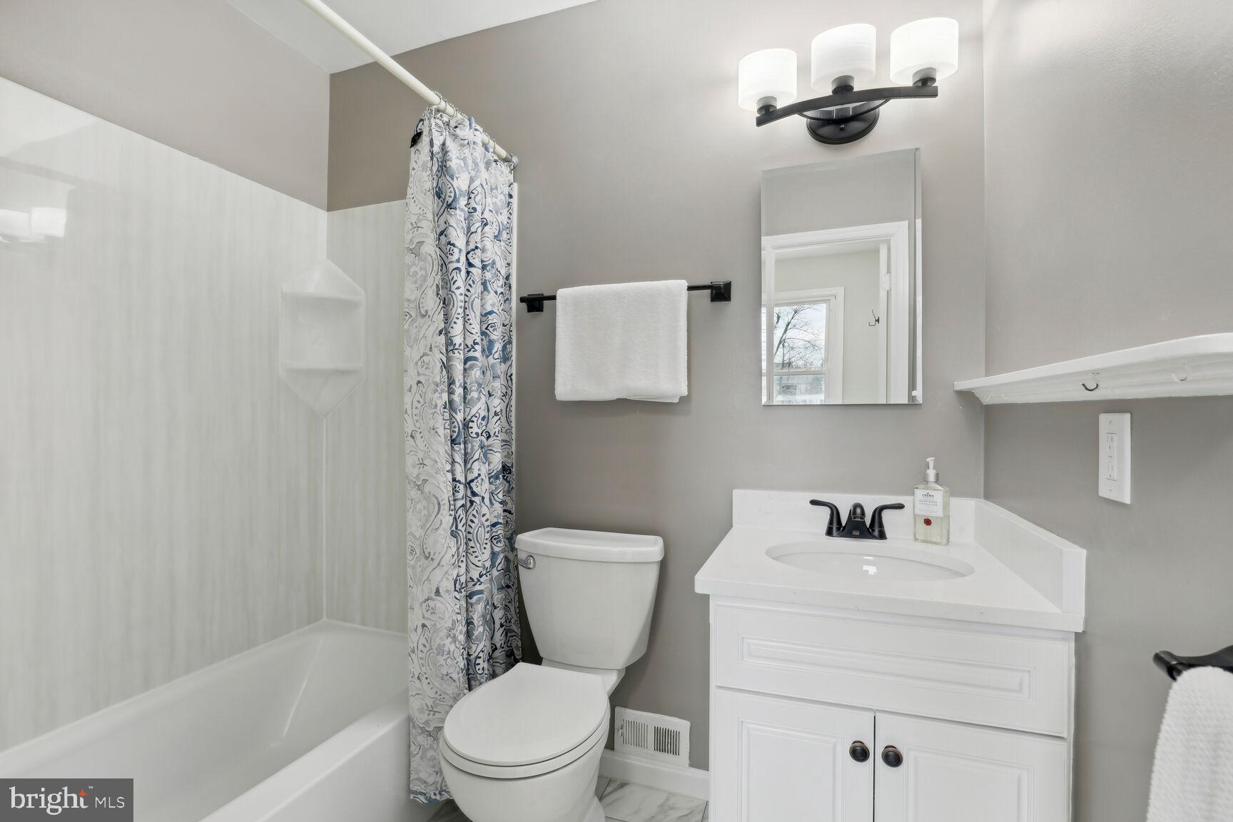 209 Longdraft Road Gaithersburg, MD 20878 - Photo 24 of 48 Primary Full Bath