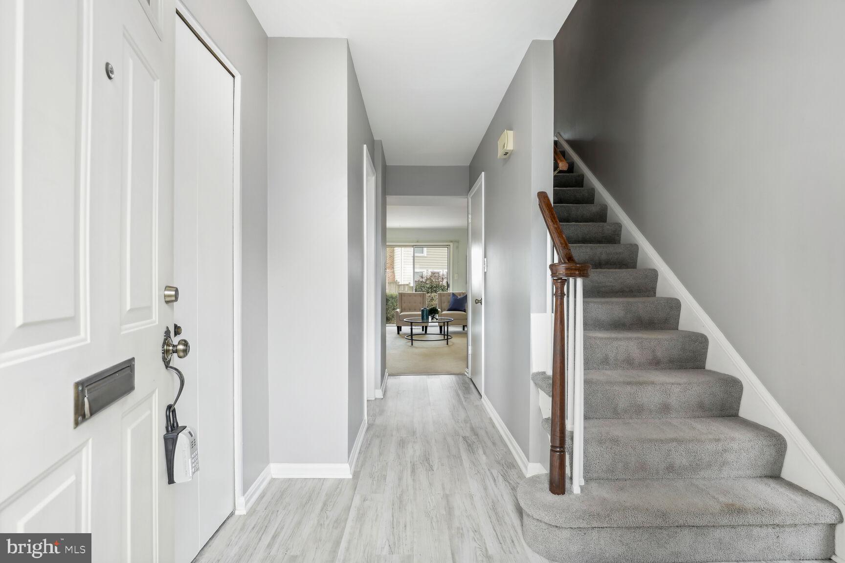 209 Longdraft Road Gaithersburg, MD 20878 - Photo 3 of 48