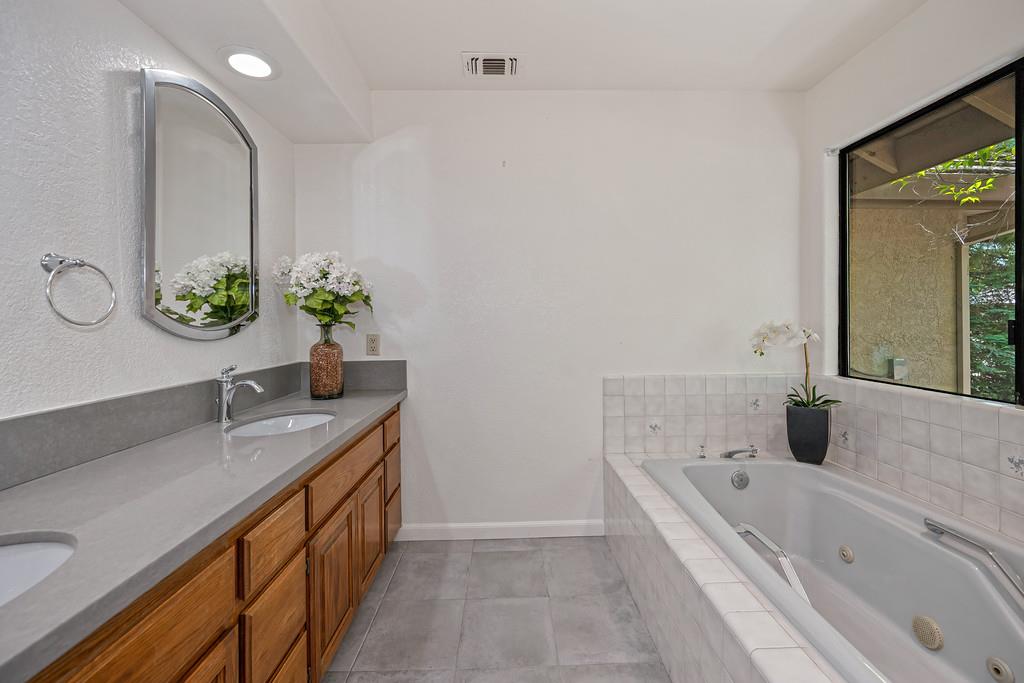 6400 Lago Circle Rancho Murieta, CA 95683 - Photo 36 of 60