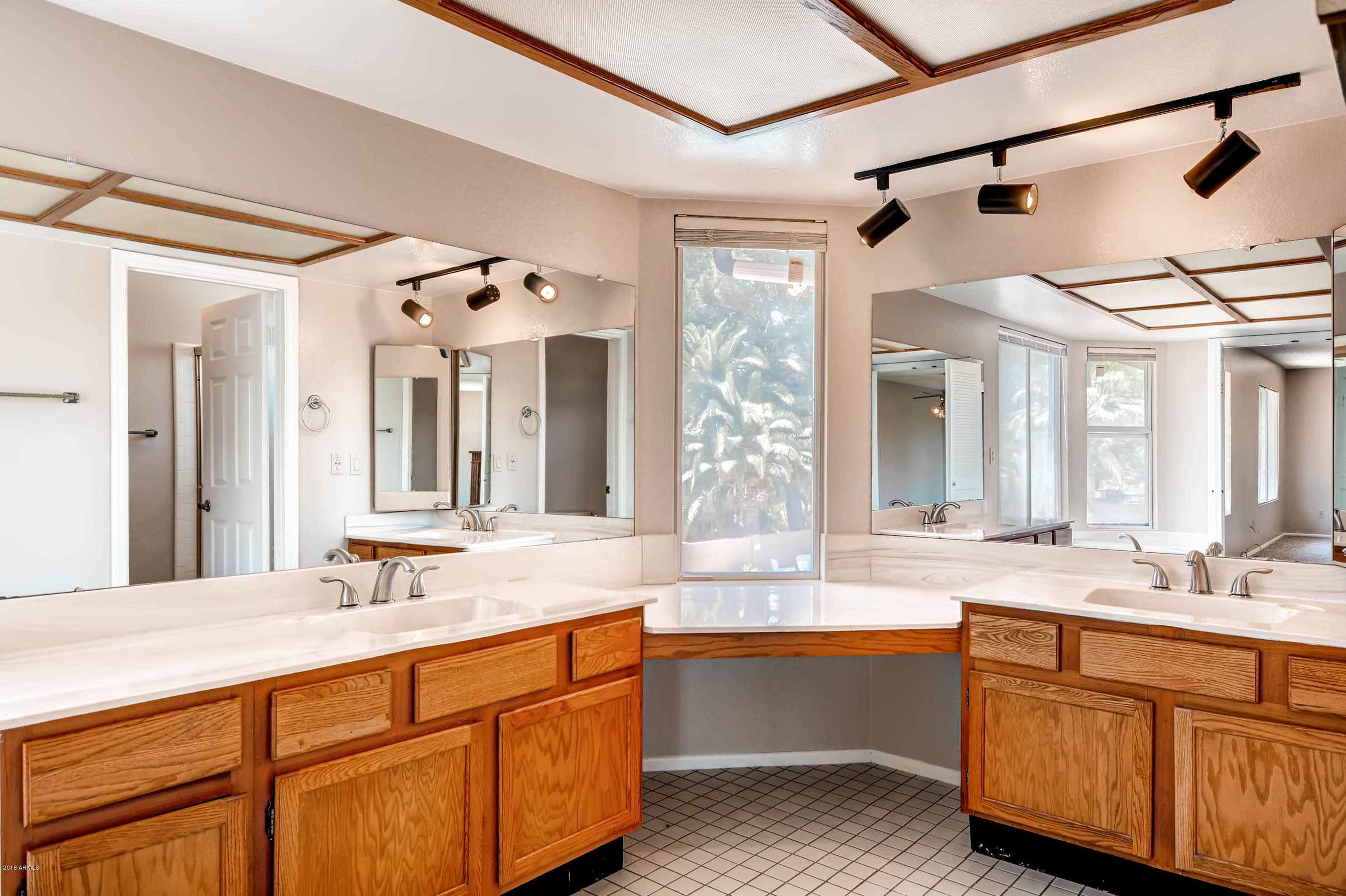 4535 East Hearn Road Phoenix, AZ 85032 - Photo 14 of 30 Master Bath