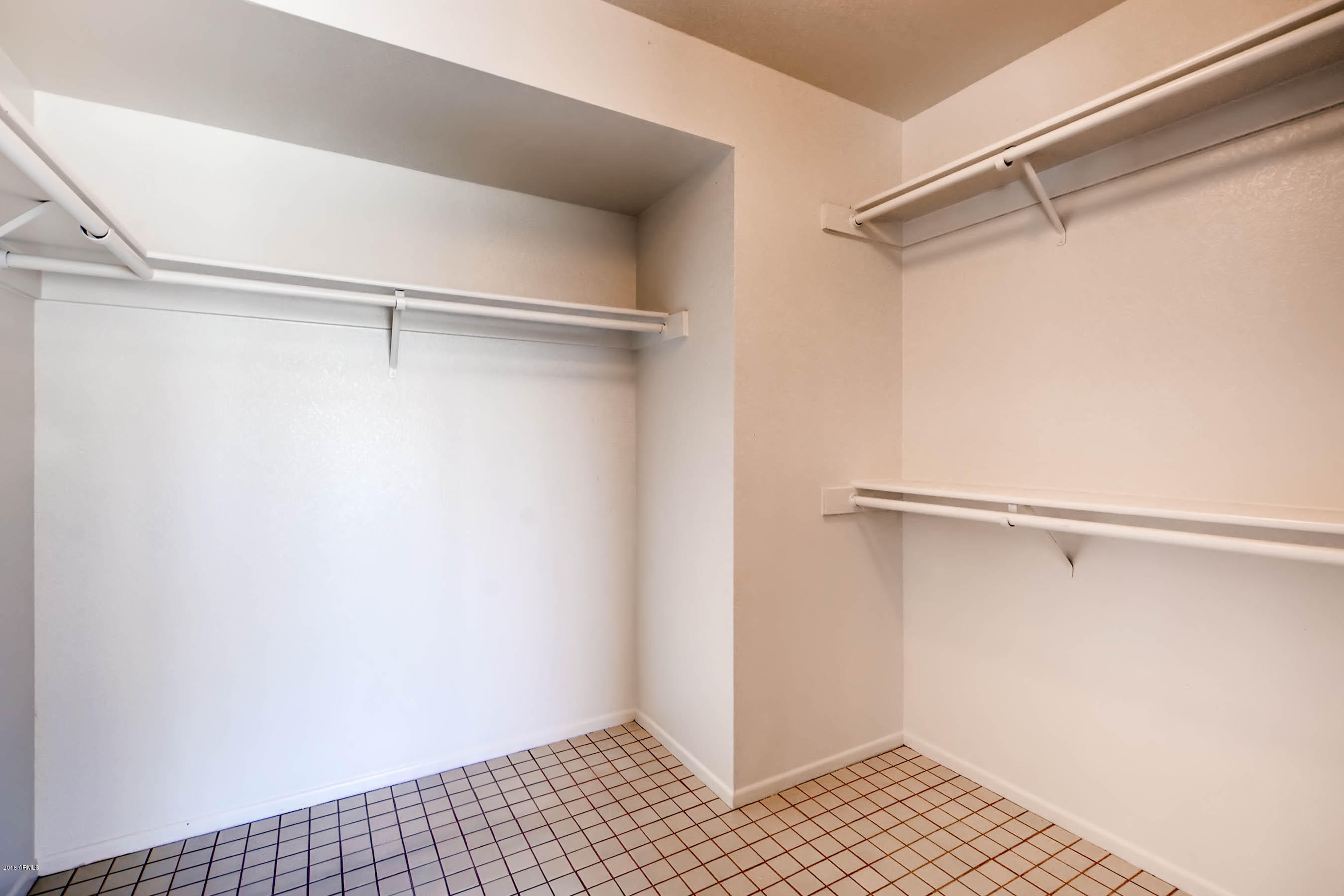 4535 East Hearn Road Phoenix, AZ 85032 - Photo 16 of 30 Walk-in