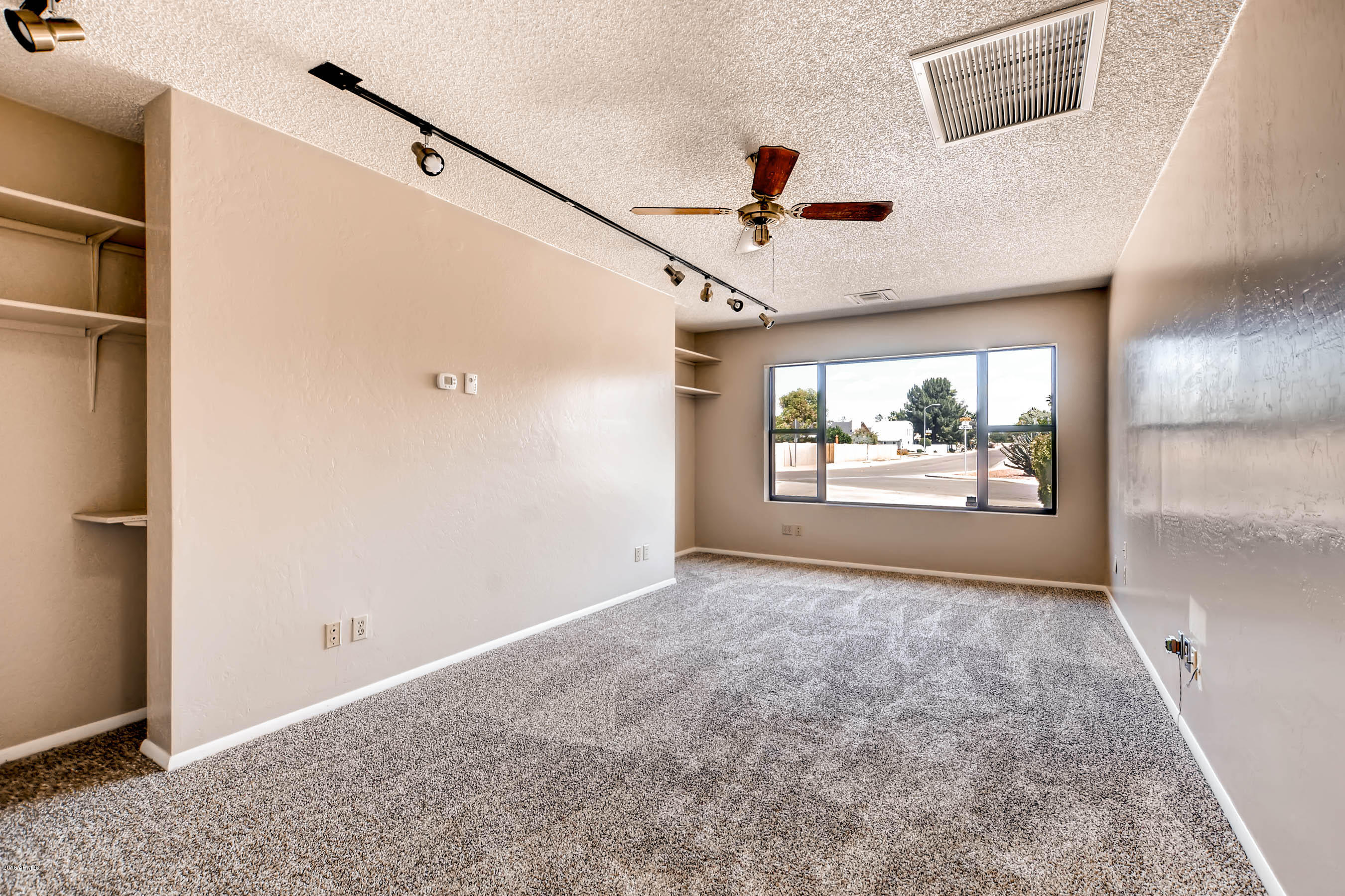 4535 East Hearn Road Phoenix, AZ 85032 - Photo 17 of 30 Guest Suite