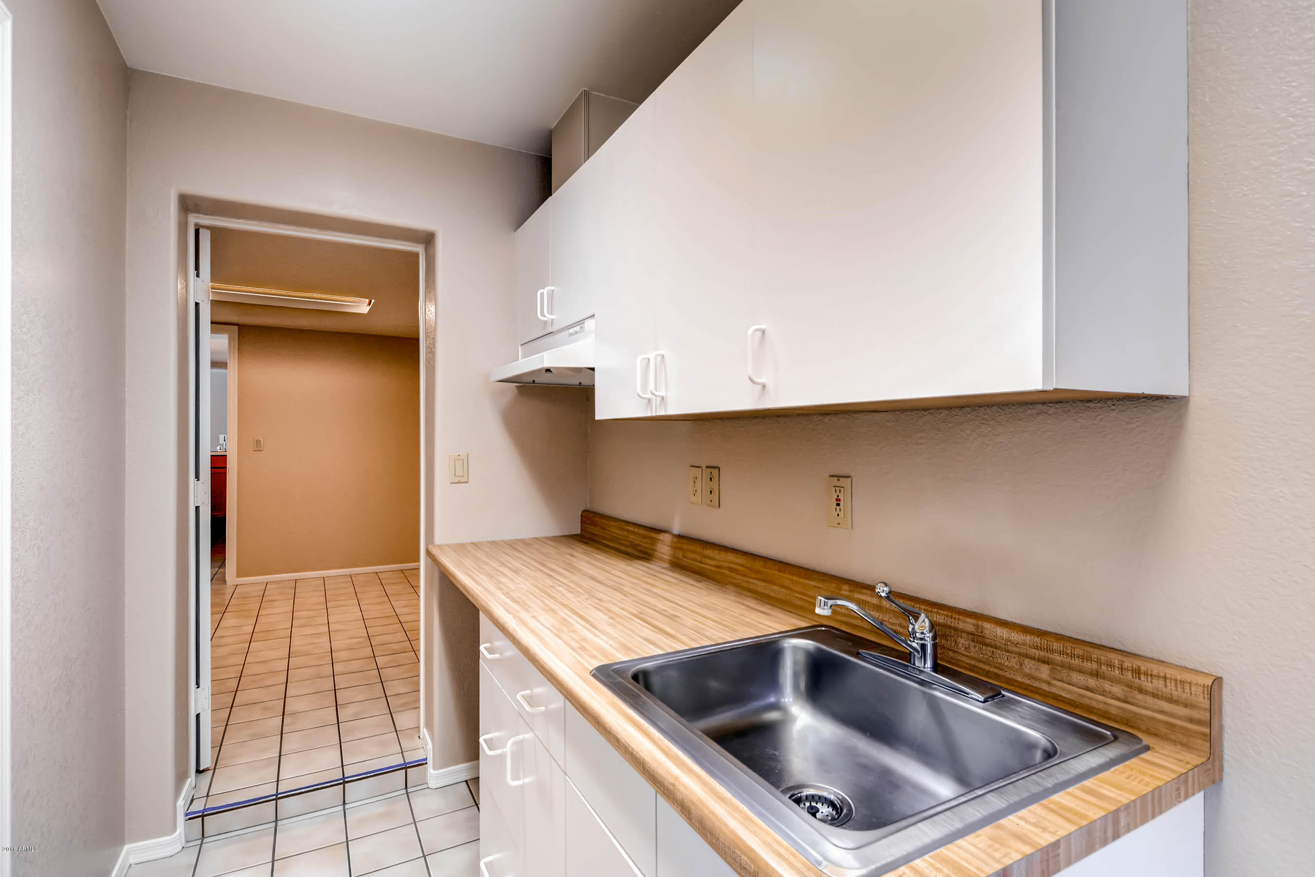 4535 East Hearn Road Phoenix, AZ 85032 - Photo 27 of 30 Laundry