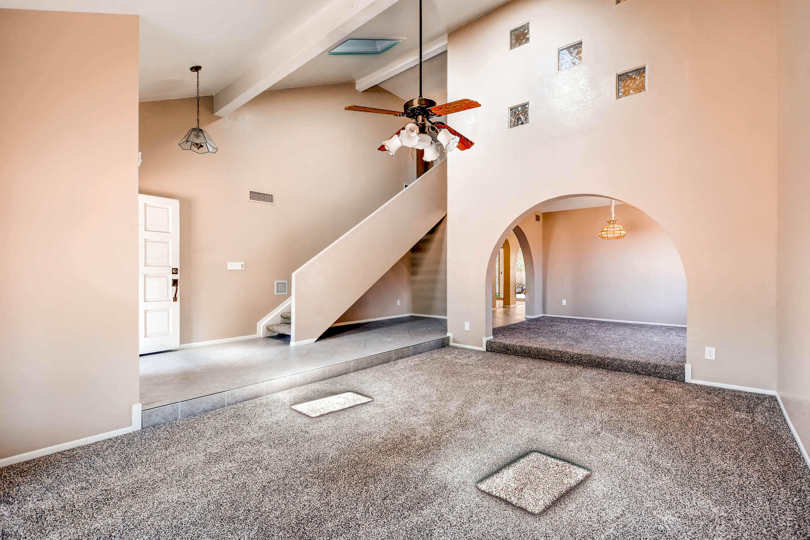 4535 East Hearn Road Phoenix, AZ 85032 - Photo 4 of 30 Living Room