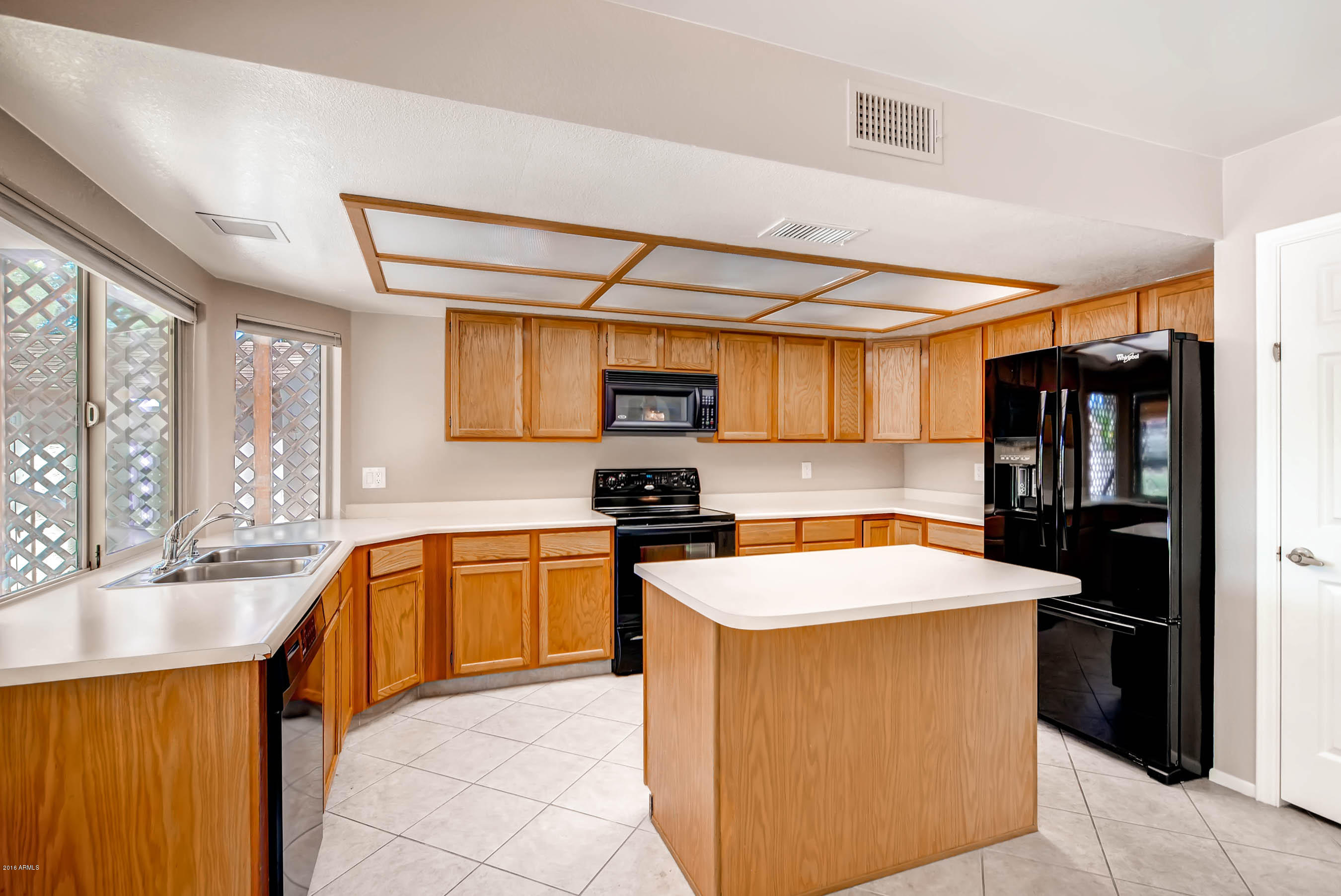 4535 East Hearn Road Phoenix, AZ 85032 - Photo 7 of 30 Kitchen
