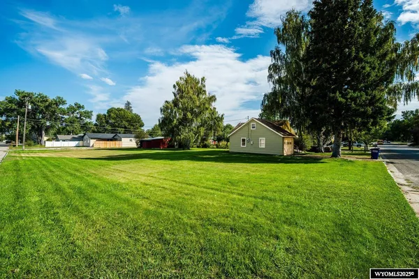 $292,500 | 579 North Desmet Avenue, Buffalo, WY 82834