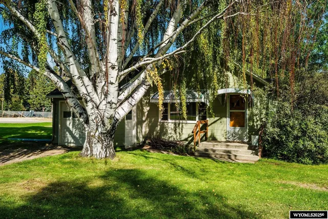 $292,500 | 579 North Desmet Avenue, Buffalo, WY 82834