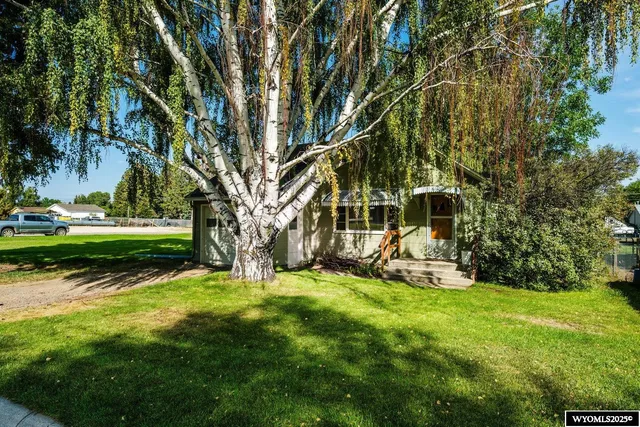 $292,500 | 579 North Desmet Avenue, Buffalo, WY 82834
