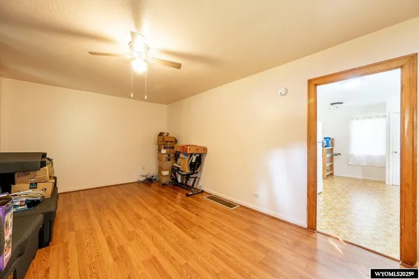 $292,500 | 579 North Desmet Avenue, Buffalo, WY 82834