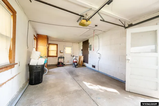 $292,500 | 579 North Desmet Avenue, Buffalo, WY 82834