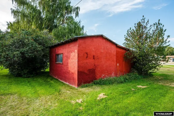 $292,500 | 579 North Desmet Avenue, Buffalo, WY 82834