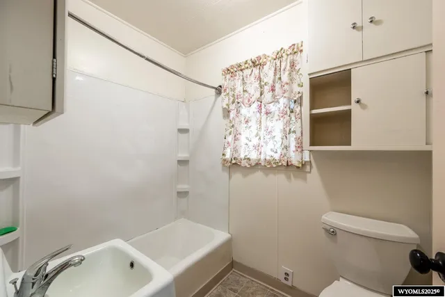 $292,500 | 579 North Desmet Avenue, Buffalo, WY 82834