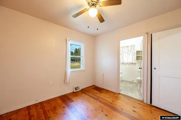 $292,500 | 579 North Desmet Avenue, Buffalo, WY 82834