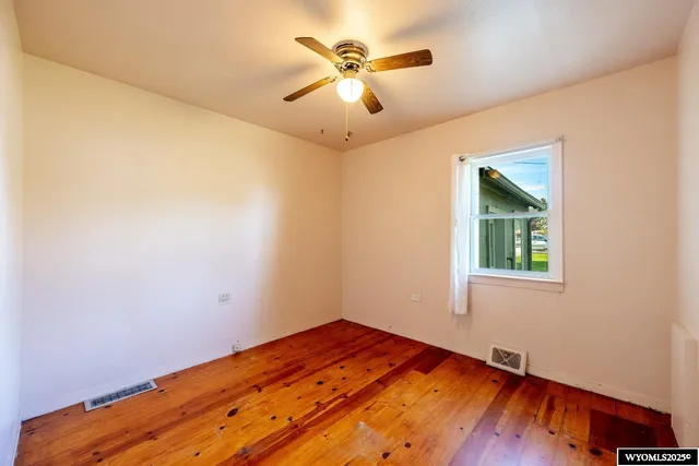 $292,500 | 579 North Desmet Avenue, Buffalo, WY 82834