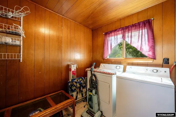 $292,500 | 579 North Desmet Avenue, Buffalo, WY 82834