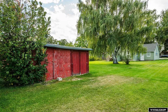 $292,500 | 579 North Desmet Avenue, Buffalo, WY 82834