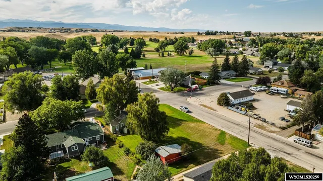 $292,500 | 579 North Desmet Avenue, Buffalo, WY 82834