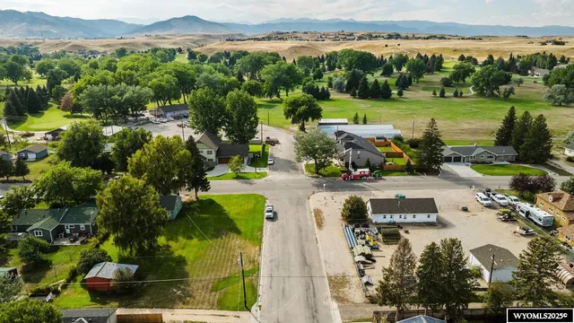 $292,500 | 579 North Desmet Avenue, Buffalo, WY 82834