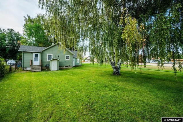 $292,500 | 579 North Desmet Avenue, Buffalo, WY 82834