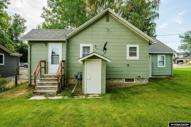 $292,500 | 579 North Desmet Avenue, Buffalo, WY 82834