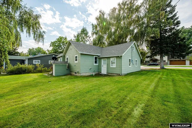 $292,500 | 579 North Desmet Avenue, Buffalo, WY 82834