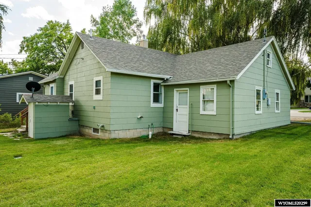 $292,500 | 579 North Desmet Avenue, Buffalo, WY 82834