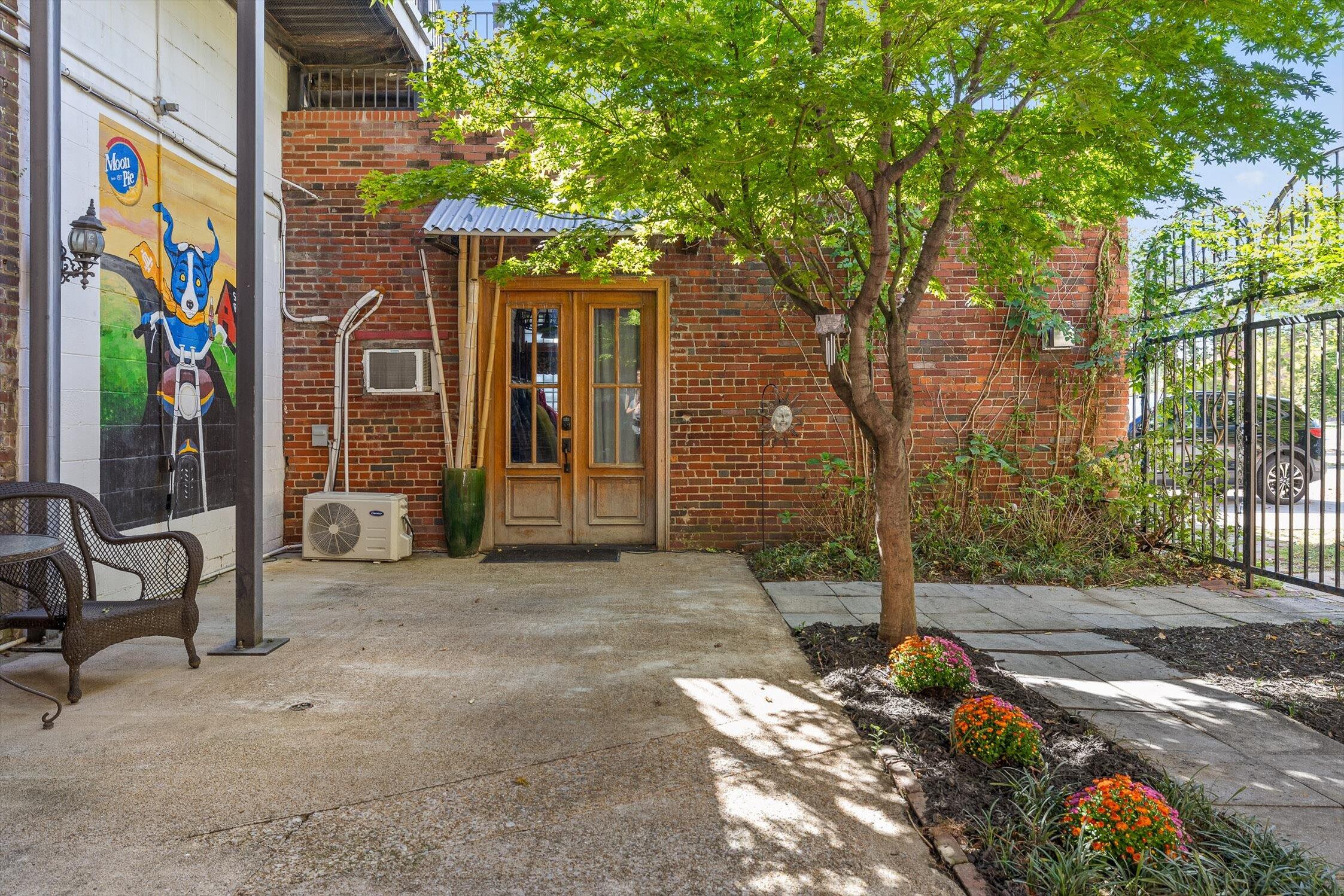 1269 Market Street Chattanooga, TN 37402 - Photo 15 of 33 53-Market-23